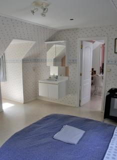 Chambres d'hôte dans une Villa 4 façades - quartier vert et boisé - 5 kms de Namur - Mellet - 2