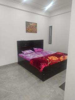 Shri Vrindavan Suites, Near Prem Mandir & ISKCON Vrindavan - 5