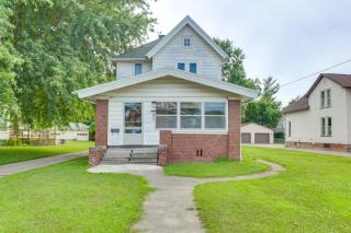 Less Than 1 Mi to Main St Quiet Apartment in Galesburg! - 8