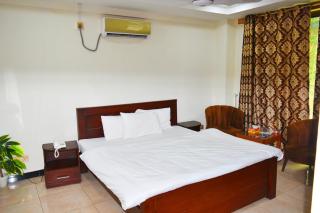 ROOST Hotel and Restaurant - Bāgh - 0