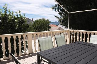 Gemütliches Haus mit Terrasse und Blick aufs Meer - Bibinje - 1