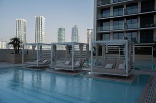 Modern & Stylish 1BR, Pool & Gym - 9