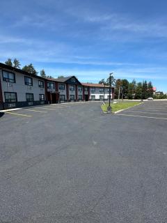 HWY 17 Hotel - 8
