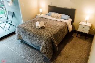 Bright 1BR Balcony in San Isidro - Lima - 8