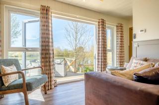 Four Lakes Retreat In Two - 2