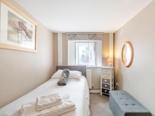 2 Bed in Cosheston FB060 - 4