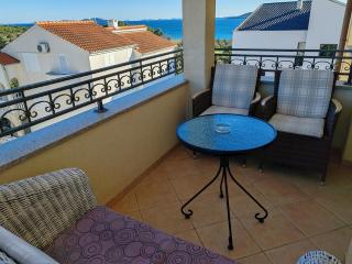 Apartmani Kovačićek 4 - Biograd na Moru - 0