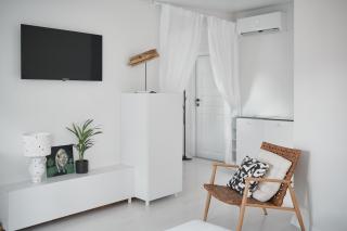 White Door Apartments 3 - 6