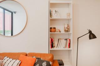 Charming 1BR Balcony in San Isidro - Lima - 3