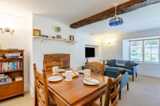 Horseshoe Cottage - Burton Bradstock - 0