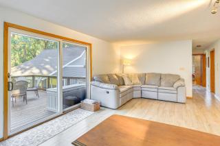Walk to Spring Lake with Waterpark Family Retreat! - - 6