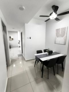 Midas SeaView 2BR -BrandNew Blk A I High Floor - Masai - 8