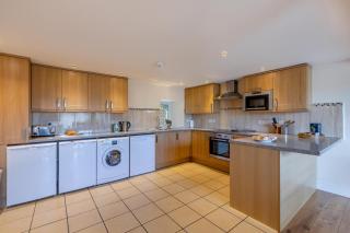 Courtyard Cottage - 2