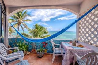 Luna Azul Unit 6 - 7