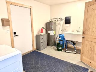 Touch of Alaska Volcano Vista - 4