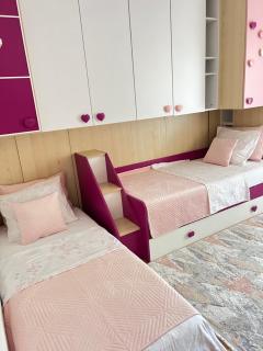 SunnyHill Apartment Ideal for Families & Groups - 1