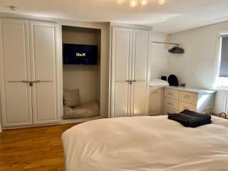 Spacious 2-bed flat with garden, 3 minutes walk from Oval tube station - London - 1