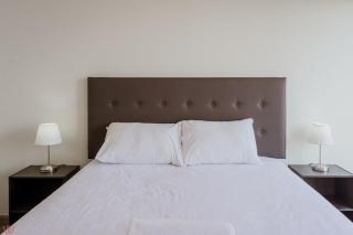 Modern 2BR Balcony in San Isidro - Lima - 4