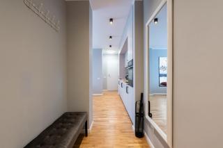 2BR Gem with Breathtaking Views & Balcony Bliss - 7