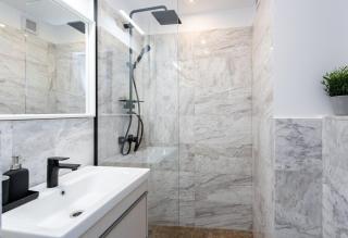 2BR Gem with Breathtaking Views & Balcony Bliss - 6