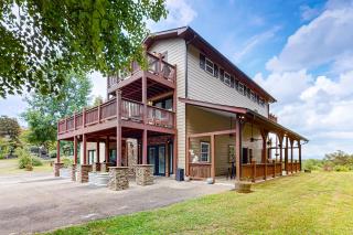 The Lodge - 6