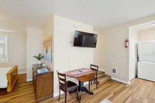 The Cozy Duck Den - Bethel - 8