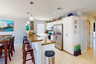 Momo’s Beach House - 2