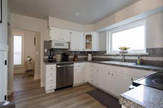 Alphabet District - 2BR Retreat - Prime Locale - Portland - 6