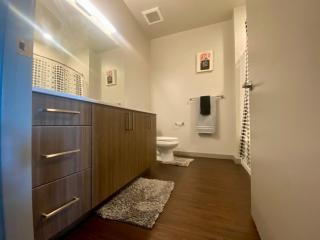 Oasis Retreats on Hillcroft - Houston - 9