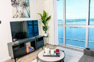 King Suite City and Water Views - 4
