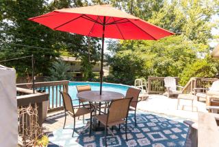 South Knox Spot Grill Outdoor Pool Lounge - 6