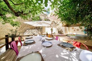 Charming Provencal Retreat with a Lush Private Courtyard - 0