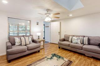 Garcia Getaway 2 Bed 2 Bath Small Family Pool Home - Sarasota - 0
