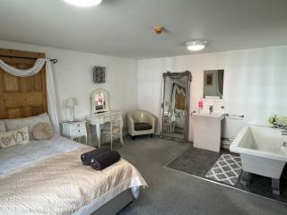 The Magna at Nettle Hill - Coventry - 2