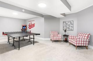 Little 5 Condo King Beds Ping-pong Garage - Bloomington - 9