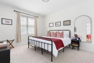 Little 5 Condo King Beds Ping-pong Garage - 3