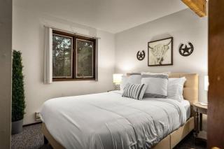 Cedar Creek Cabin - 2
