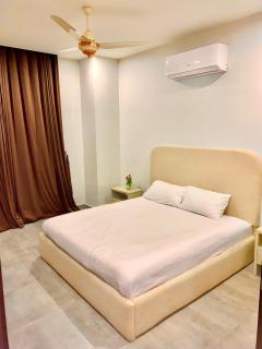 Spacious 2-Bedroom Apartment with Modern Amenities - Islamabad - 1