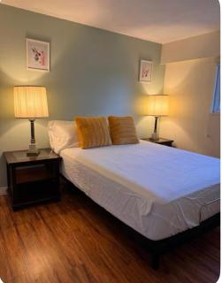 A cozy home, centrally located with free parking - Delta - 0