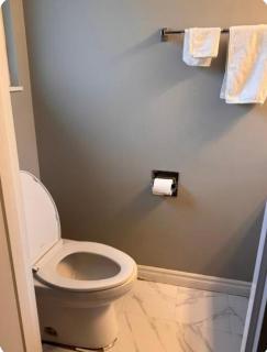 A cozy home, centrally located with free parking - Delta - 8