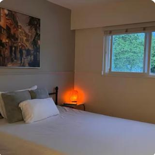 A cozy home, centrally located with free parking - Delta - 2