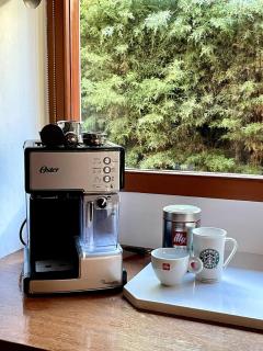 Warm house in Bariloche - Breakfast - Barrio Belgrano - 5