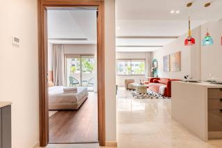 5 min from Airport • Equipped Studio • Pool - 0