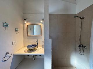 Casa luminosa con pileta y estilo mediterráneo en Costa Esmeralda - Costa Esmeralda - 5