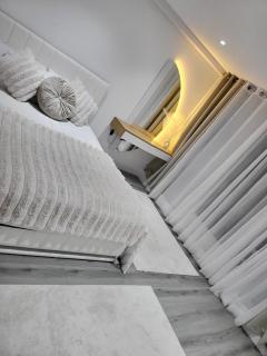 Modern house with back garden Heathrow - Uxbridge - 7