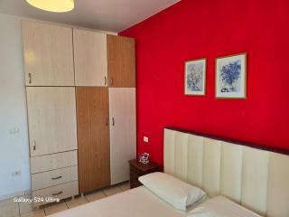 Seaside Apartment partial seaview - 4