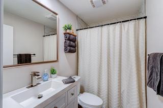 Luxury King Bed in Family Friendly Location - Chicago - 4