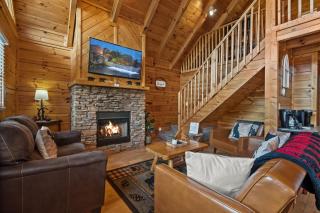 Escape to the Smokies- Pool, hot tub, cozy cabin, Pigeon Forge - Pigeon Forge - 4