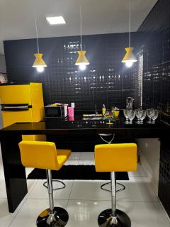 Linda Casa com dois quadros - 9