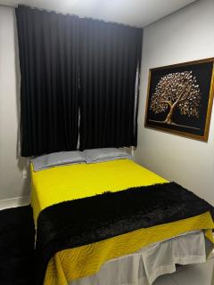 Linda Casa com dois quadros - 1